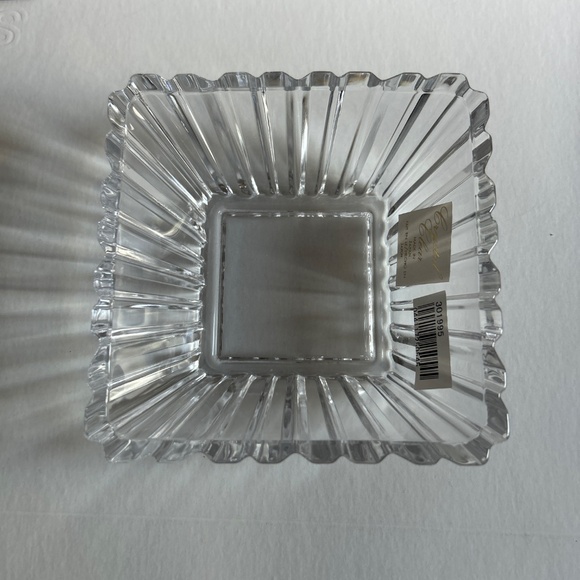 Crystal Clear Set of 4 Bowls 5” - Picture 2 of 3